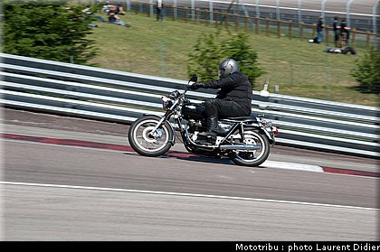 coupes_moto_legende_2011_piste_0112.jpg