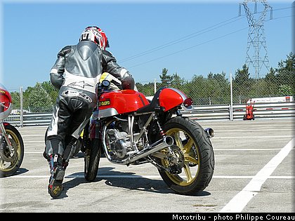 coupes_moto_legende_2012_0114.jpg