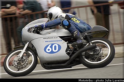 350_g1_g2_authentic350_06.jpg