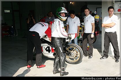054_HM0E0322.JPG