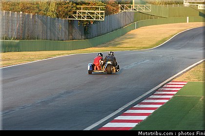 side_car_051_200_miglia_imola_revival_2011.jpg