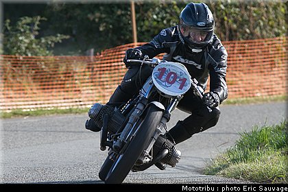 course_de_cote_de_montaigu_2011_001.jpg