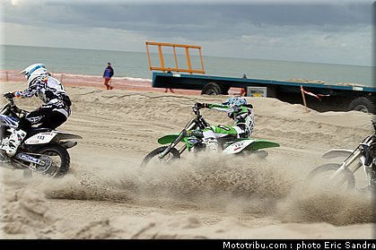 van_horebeek_03_beach_cross_berck_2009.jpg