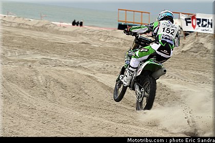 van_horebeek_06_beach_cross_berck_2009.jpg