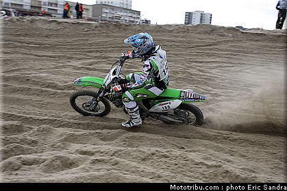 van_horebeek_11_beach_cross_berck_2009.jpg