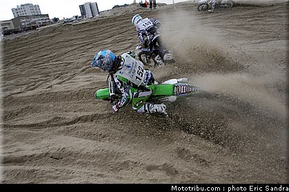 van_horebeek_13_beach_cross_berck_2009.jpg