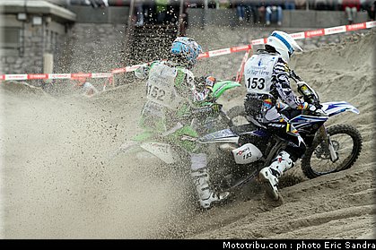 van_horebeek_14_beach_cross_berck_2009.jpg