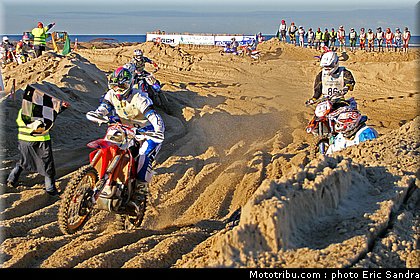 beach_cross_berck_dedycker_3.jpg