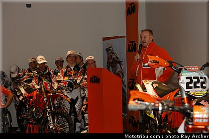 team_ktm_03.jpg