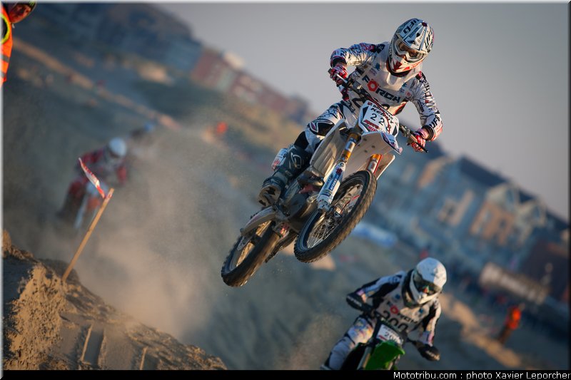 tonus_002_beach_cross_berck_sur_mer_2011