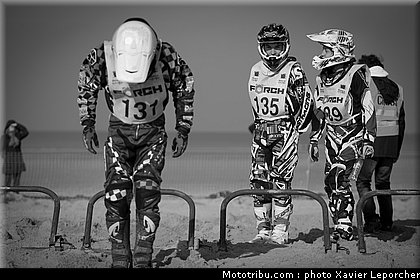 van_de_sand_torel_picart_001_beach_cross_berck_sur_mer_2011.jpg