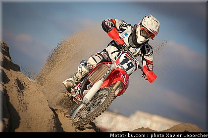 vasseur_r_001_beach_cross_berck_sur_mer_2011.jpg