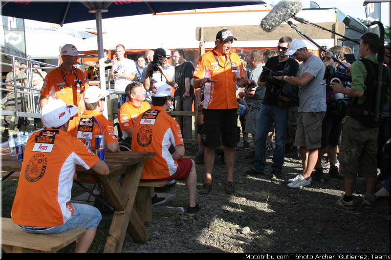 cross_red_bull_teka_ktm_factory_009_allemagne_teutschenthal_2011