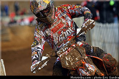 nicholls_001_cross_international_valence_2012.jpg