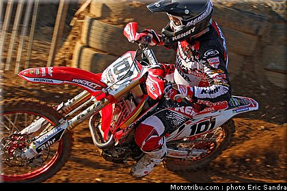 pichon_002_cross_international_valence_2012.jpg