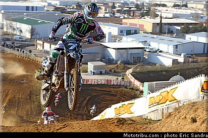 tonus_002_cross_international_valence_2012.jpg