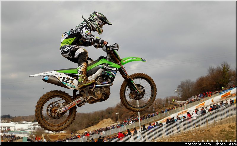 boog_003_cross_international_valence_2012