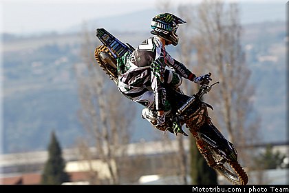 tonus_001_cross_international_valence_2012.jpg