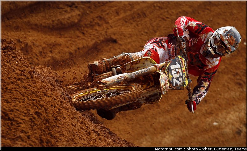 petrov_004_motocross_2012_bresil_beto_carrero