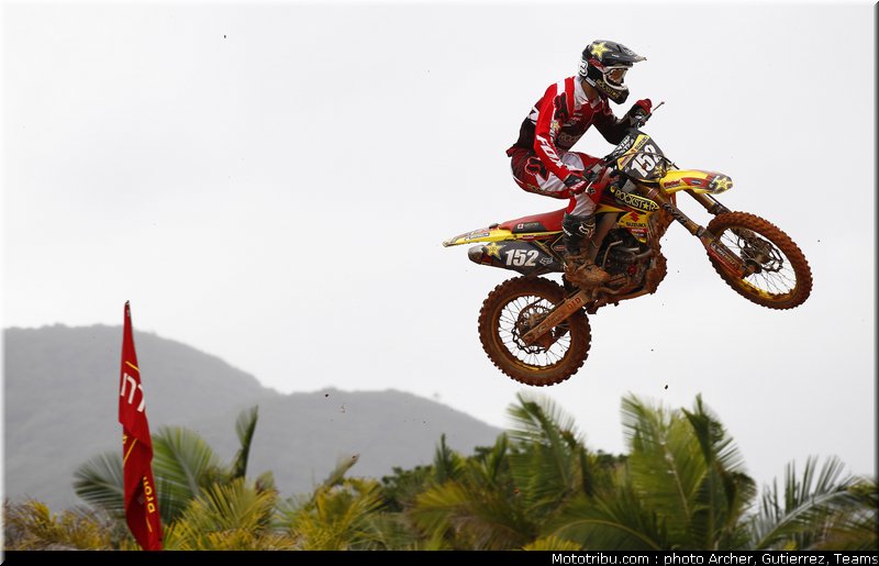 petrov_010_motocross_2012_bresil_beto_carrero