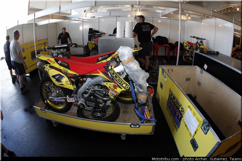 suzuki_003_motocross_2012_bresil_beto_carrero