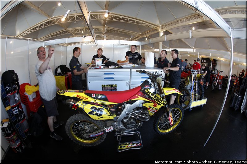 suzuki_012_motocross_2012_bresil_beto_carrero
