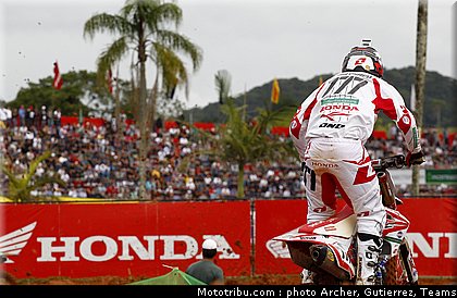 bobryshev_007_motocross_2012_bresil_beto_carrero.jpg