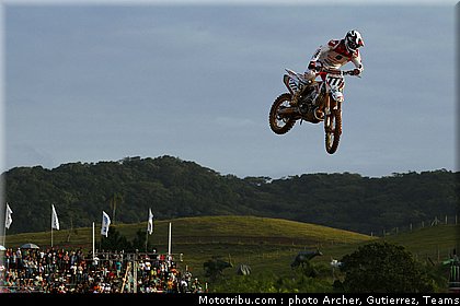 bobryshev_008_motocross_2012_bresil_beto_carrero.jpg