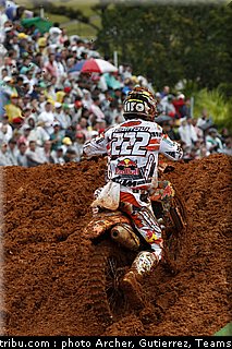cairoli_012_motocross_2012_bresil_beto_carrero.jpg