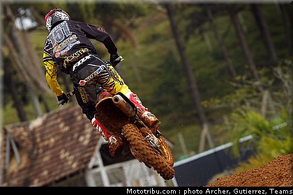 kullas_003_motocross_2012_bresil_beto_carrero.jpg