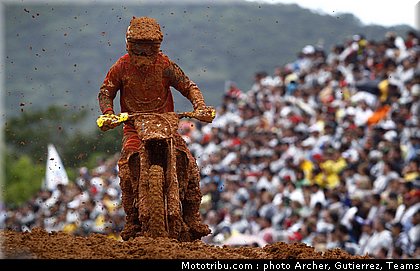 kullas_007_motocross_2012_bresil_beto_carrero.jpg