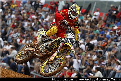 leok_008_motocross_2012_bresil_beto_carrero.jpg