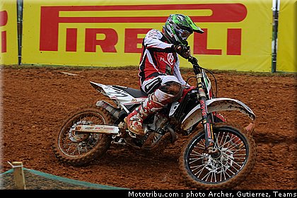 lupino_001_motocross_2012_bresil_beto_carrero.jpg