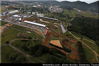 mx1_003_motocross_2012_bresil_beto_carrero.jpg