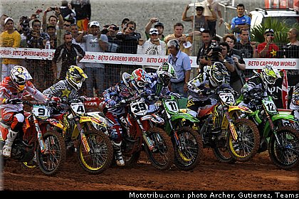 mx1_011_motocross_2012_bresil_beto_carrero.jpg