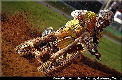 petrov_009_motocross_2012_bresil_beto_carrero.jpg