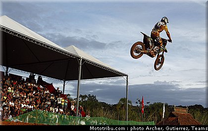 pourcel_c_003_motocross_2012_bresil_beto_carrero.jpg