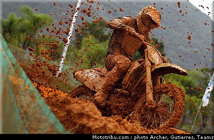 searle_003_motocross_2012_bresil_beto_carrero.jpg
