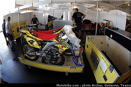 suzuki_003_motocross_2012_bresil_beto_carrero.jpg