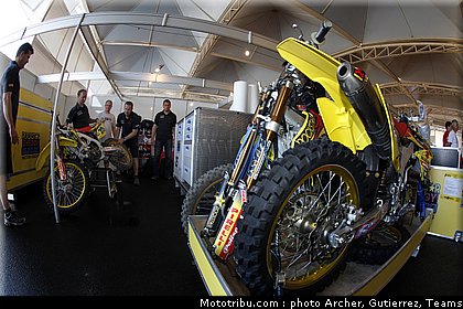 suzuki_015_motocross_2012_bresil_beto_carrero.jpg