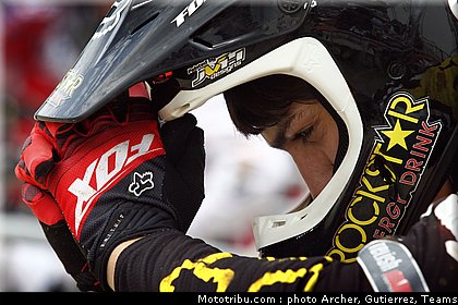 petrov_008_motocross_2012_france_saint_jean_angely.jpg