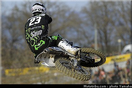 charlier_6_cross_2012_team_monster_energy_yamaha.jpg