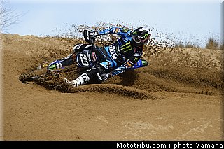 charlier_12_motocross_monster_energy_yamaha_racing_team_2013.jpg