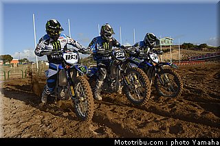 team_4_motocross_monster_energy_yamaha_racing_team_2013.jpg