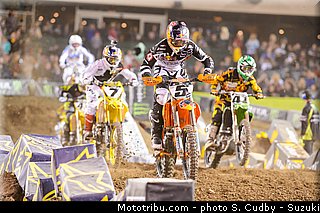 dungey_08_supercross_us_2013_anaheim_2.jpg
