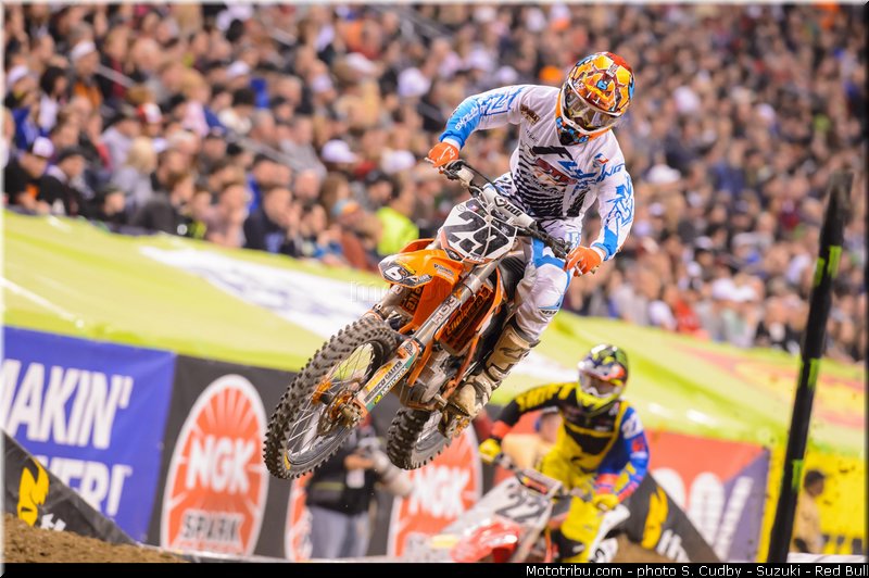 short_002_supercross_us_2013_indianapolis