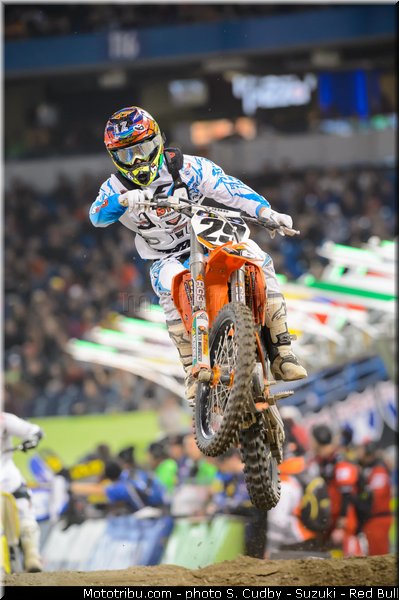 short_084_supercross_2013_toronto