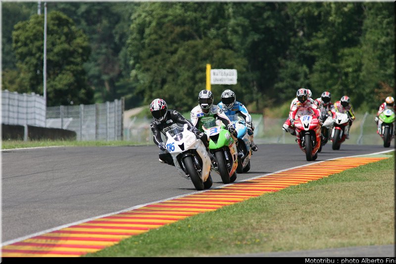 Ultimo_giro-600Supersport_lotta_2e3posto