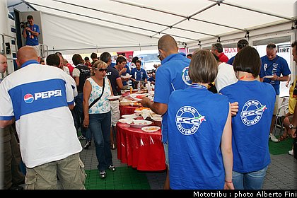Hospitality_FCC_Team-Riviera_Pepsi_si_festeggia_vittoria_di_Boscoscuro.JPG