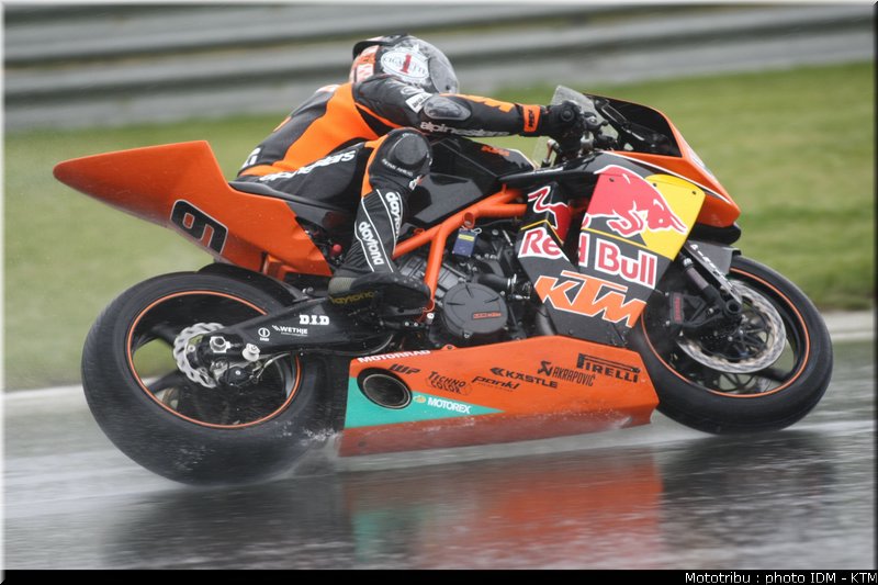 idm_004sachsenring_sbk_nebel_7